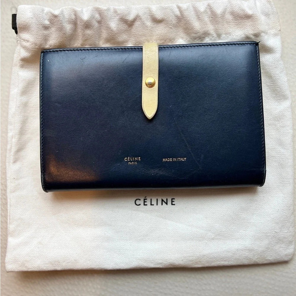 Celine Large Strap Wallet Grained Calfskin - Picture 2 of 7